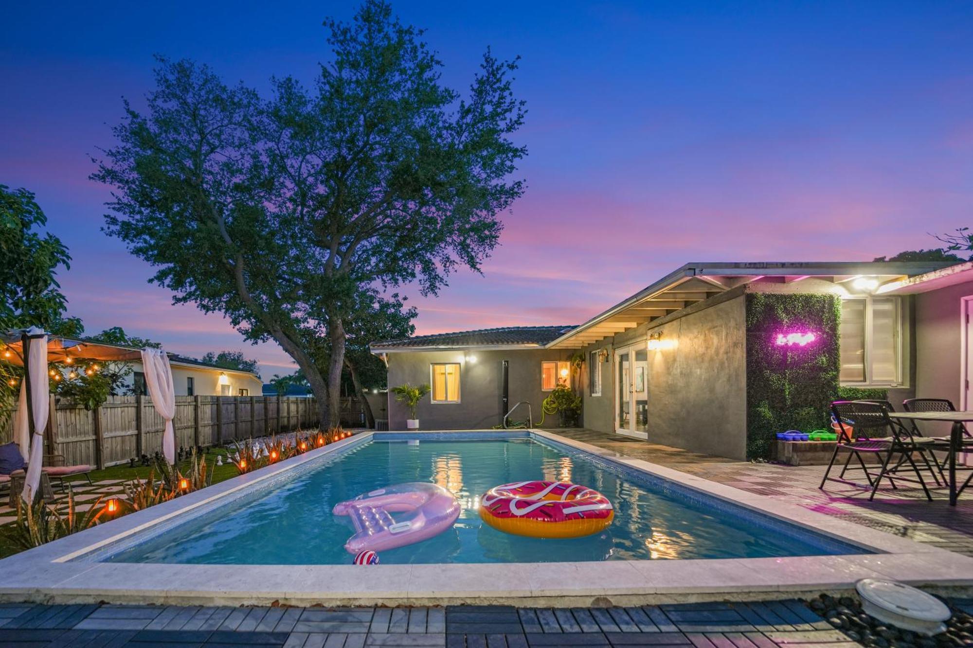 Villa La Playita 4-br Heated Pool 16 Guests
