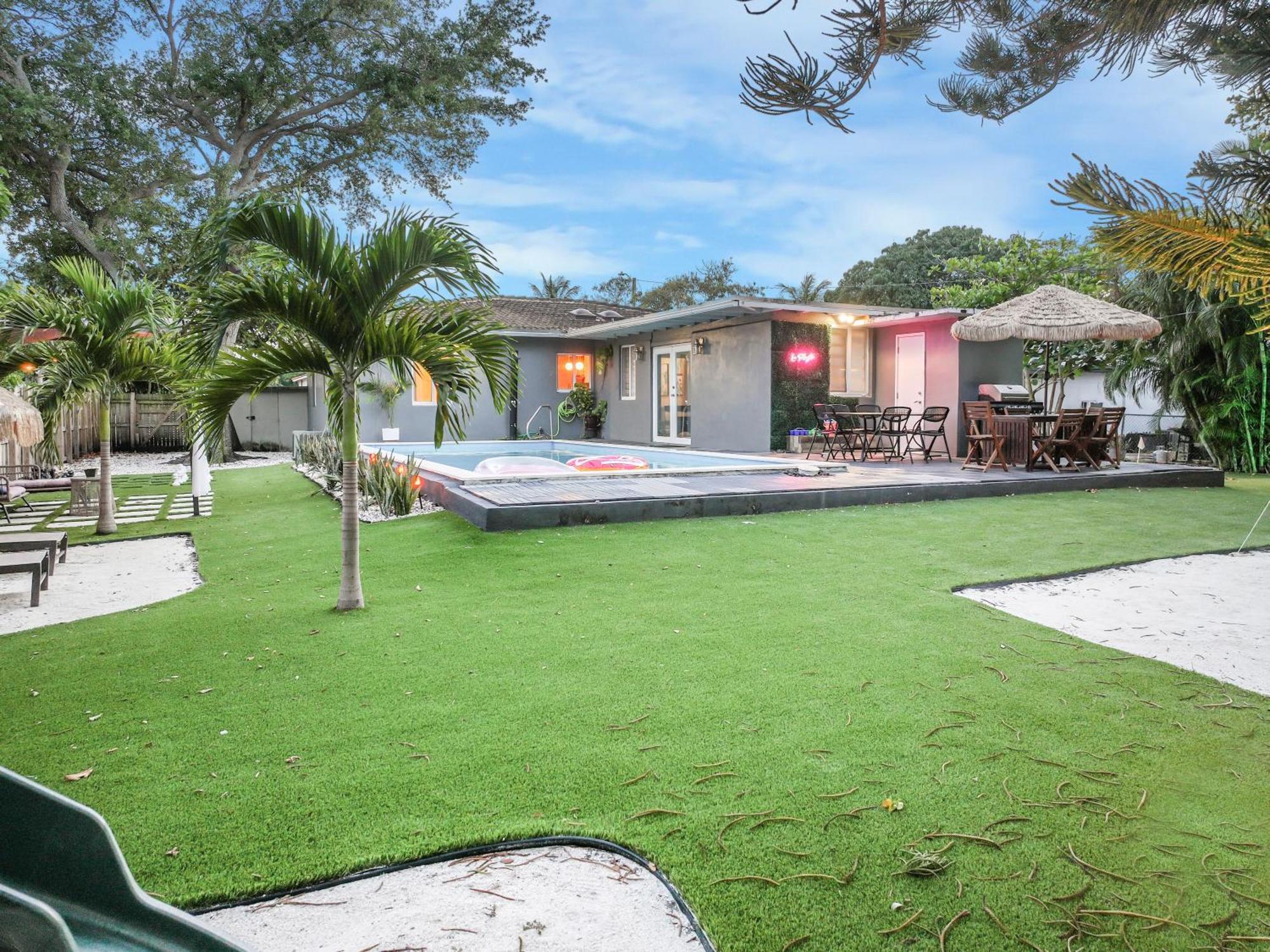 La Playita 4-br Heated Pool 16 Guests *